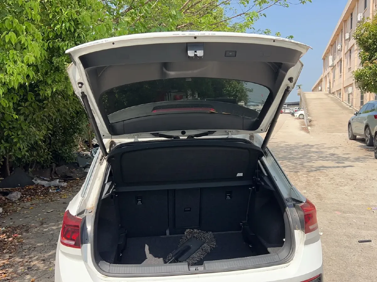 2021 Volkswagen T-Roc 1.4T 150HP L4 7DCT,autocango,china used car exporter,china ev exporter,chinese used car exporter,chinese used ev exporter