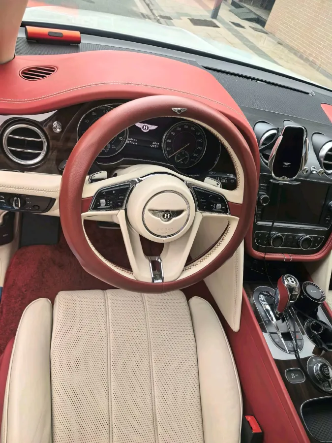 2018 Bentley Bentayga 4.0T 550HP V8 8AT,autocango,china used car exporter,china ev exporter,chinese used car exporter,chinese used ev exporter