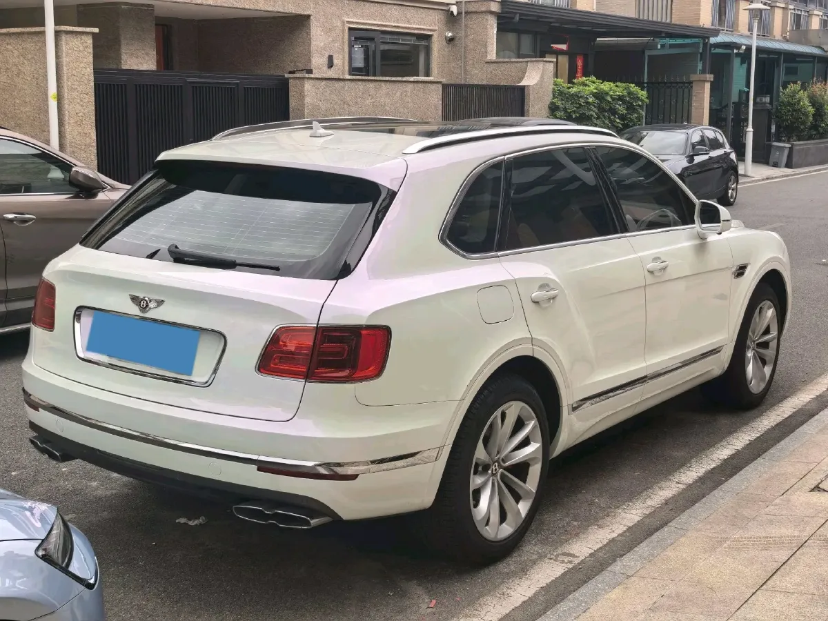 2018 Bentley Bentayga 4.0T 550HP V8 8AT,autocango,china used car exporter,china ev exporter,chinese used car exporter,chinese used ev exporter