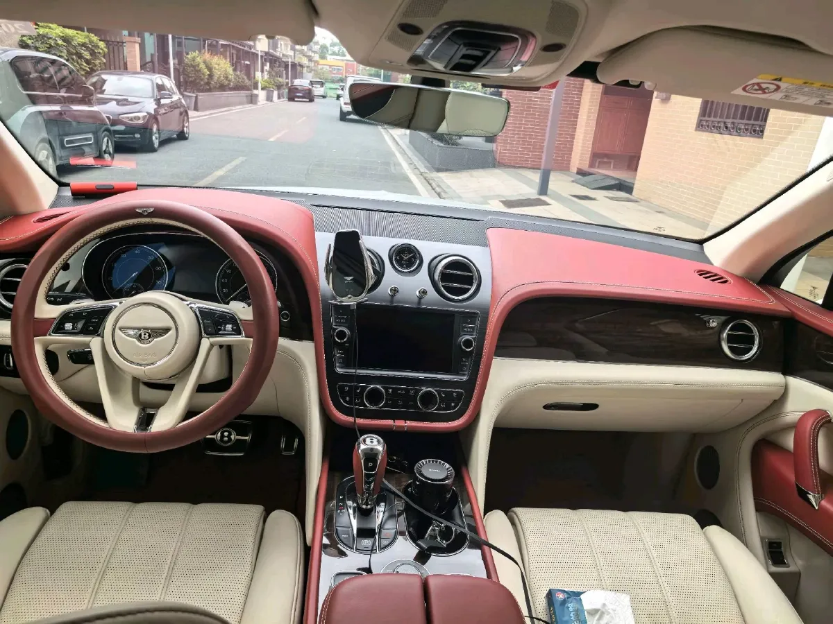 2018 Bentley Bentayga 4.0T 550HP V8 8AT,autocango,china used car exporter,china ev exporter,chinese used car exporter,chinese used ev exporter