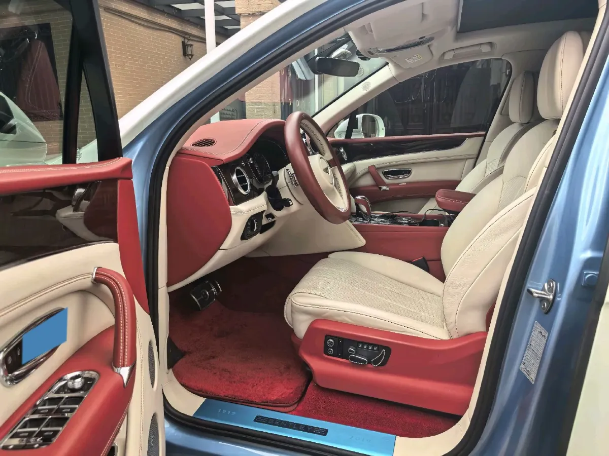 2018 Bentley Bentayga 4.0T 550HP V8 8AT,autocango,china used car exporter,china ev exporter,chinese used car exporter,chinese used ev exporter