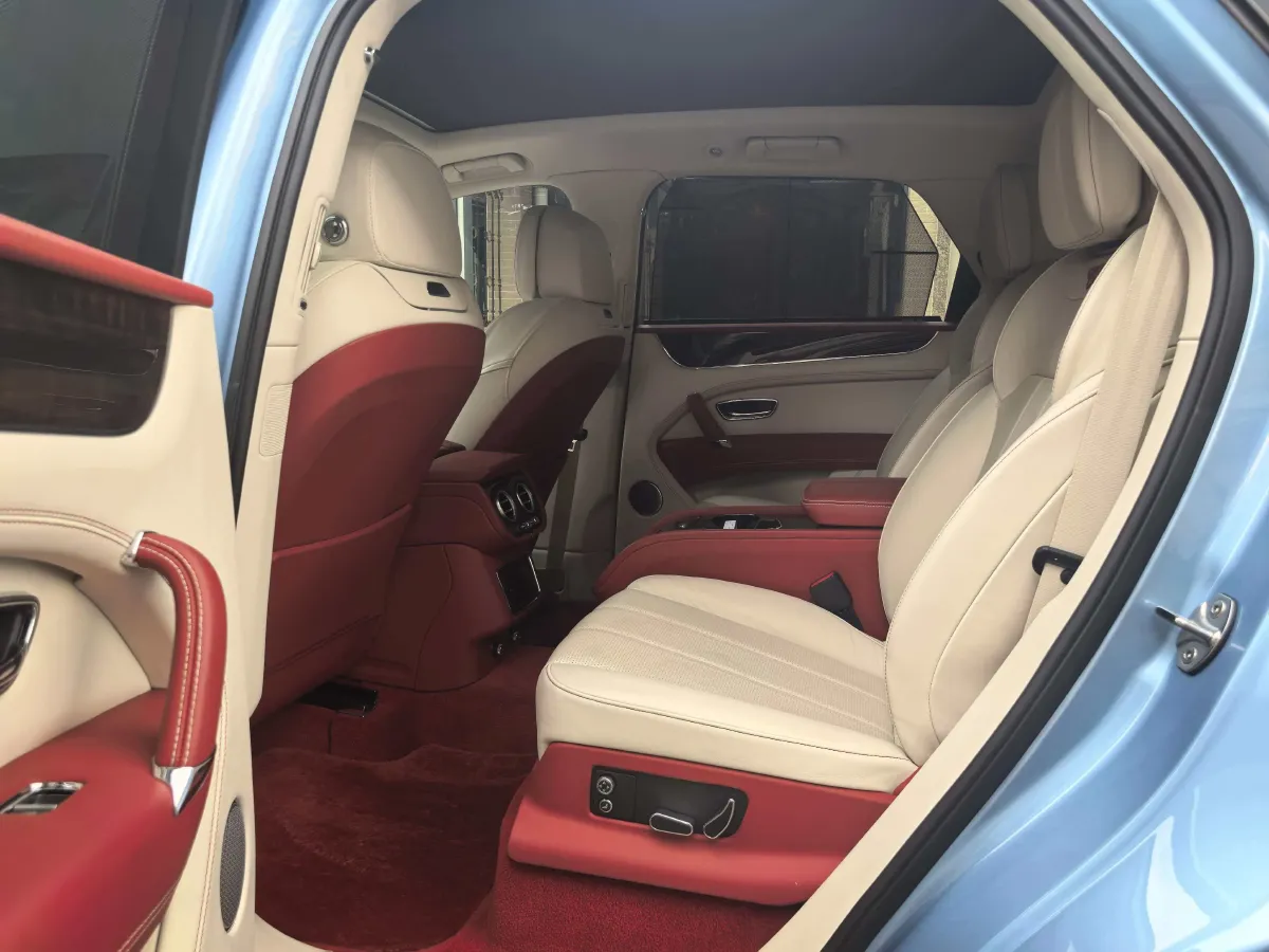2018 Bentley Bentayga 4.0T 550HP V8 8AT,autocango,china used car exporter,china ev exporter,chinese used car exporter,chinese used ev exporter