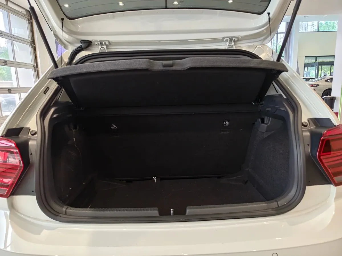 2023 Volkswagen Polo 1.5L 110HP L4 6AT,autocango,china used car exporter,china ev exporter,chinese used car exporter,chinese used ev exporter