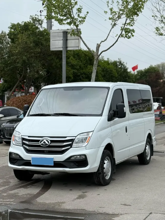 2015 MAXUS XinTu V80 2.5T 136HP L4 5MT,autocango,china used car exporter,china ev exporter,chinese used car exporter,chinese used ev exporter