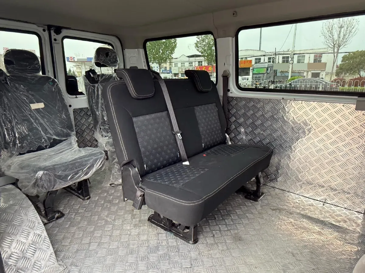 2015 MAXUS XinTu V80 2.5T 136HP L4 5MT,autocango,china used car exporter,china ev exporter,chinese used car exporter,chinese used ev exporter