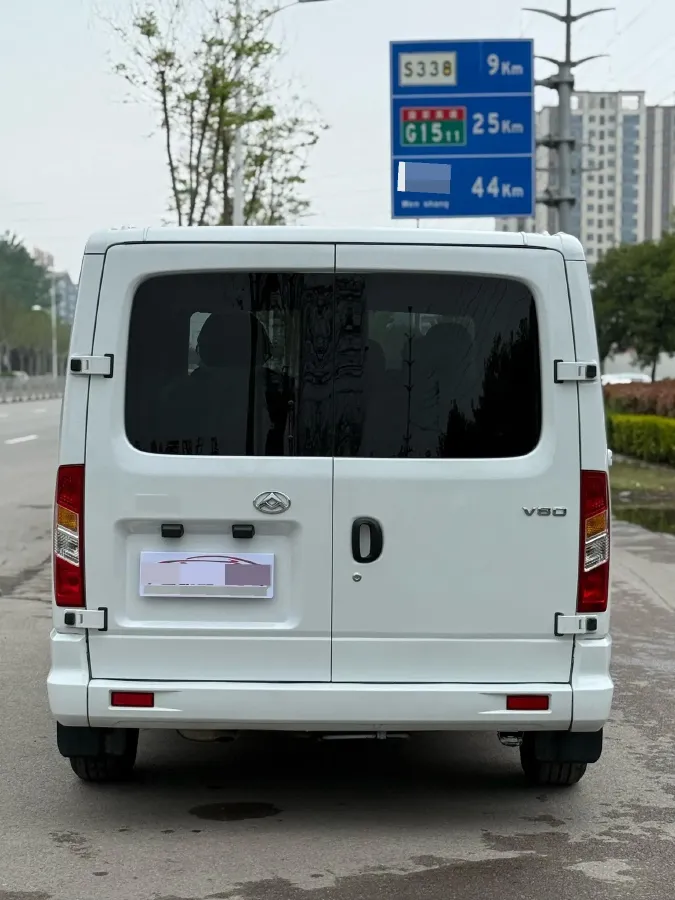 2015 MAXUS XinTu V80 2.5T 136HP L4 5MT,autocango,china used car exporter,china ev exporter,chinese used car exporter,chinese used ev exporter