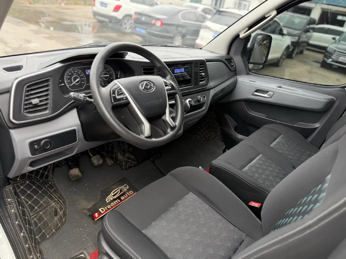 2015 MAXUS XinTu V80 2.5T 136HP L4 5MT,autocango,china used car exporter,china ev exporter,chinese used car exporter,chinese used ev exporter