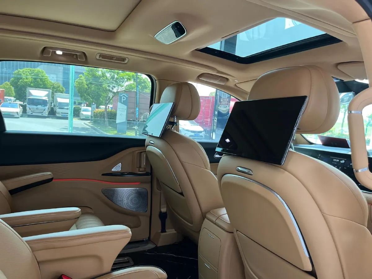 2022 Voyah Dream 1.5T 136HP L4 PHEV 25.57KWH,autocango,china used car exporter,china ev exporter,chinese used car exporter,chinese used ev exporter