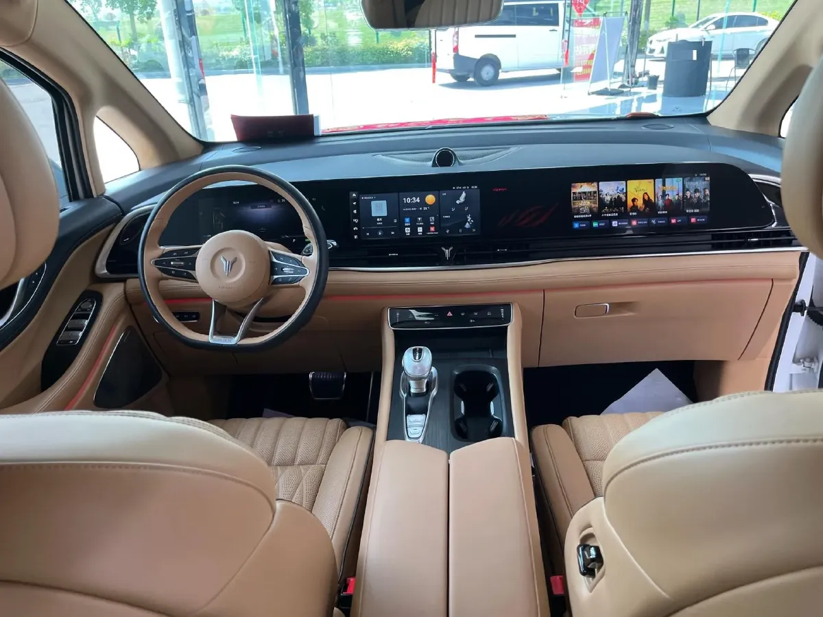 2022 Voyah Dream 1.5T 136HP L4 PHEV 25.57KWH,autocango,china used car exporter,china ev exporter,chinese used car exporter,chinese used ev exporter