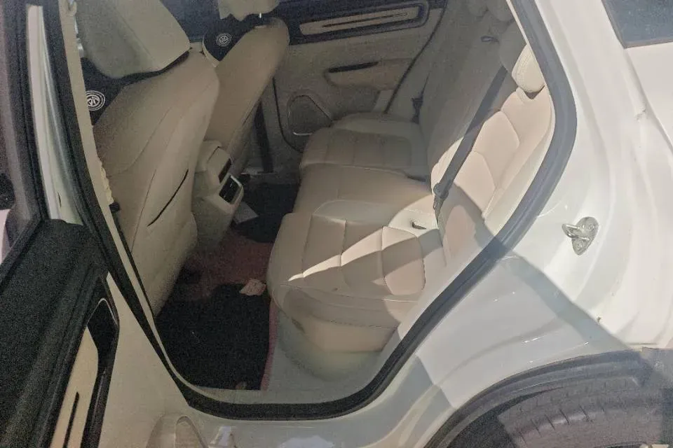 2023 Geely ICON 1.5T 181HP L4 7DCT,autocango,china used car exporter,china ev exporter,chinese used car exporter,chinese used ev exporter