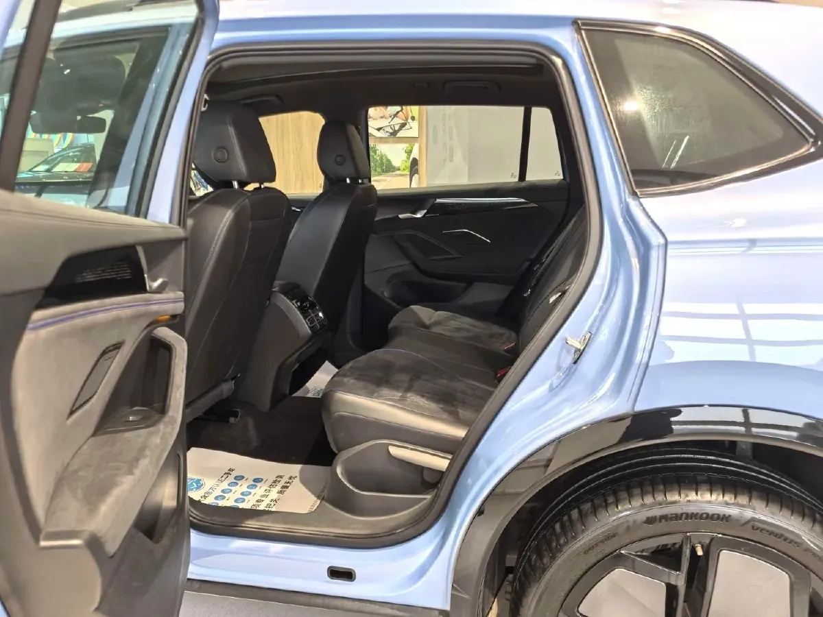 2024 Volkswagen Tiguan L 2.0T 220HP L4 7DCT,autocango,china used car exporter,china ev exporter,chinese used car exporter,chinese used ev exporter