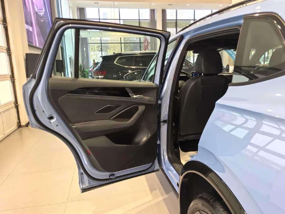 2024 Volkswagen Tiguan L 2.0T 220HP L4 7DCT,autocango,china used car exporter,china ev exporter,chinese used car exporter,chinese used ev exporter