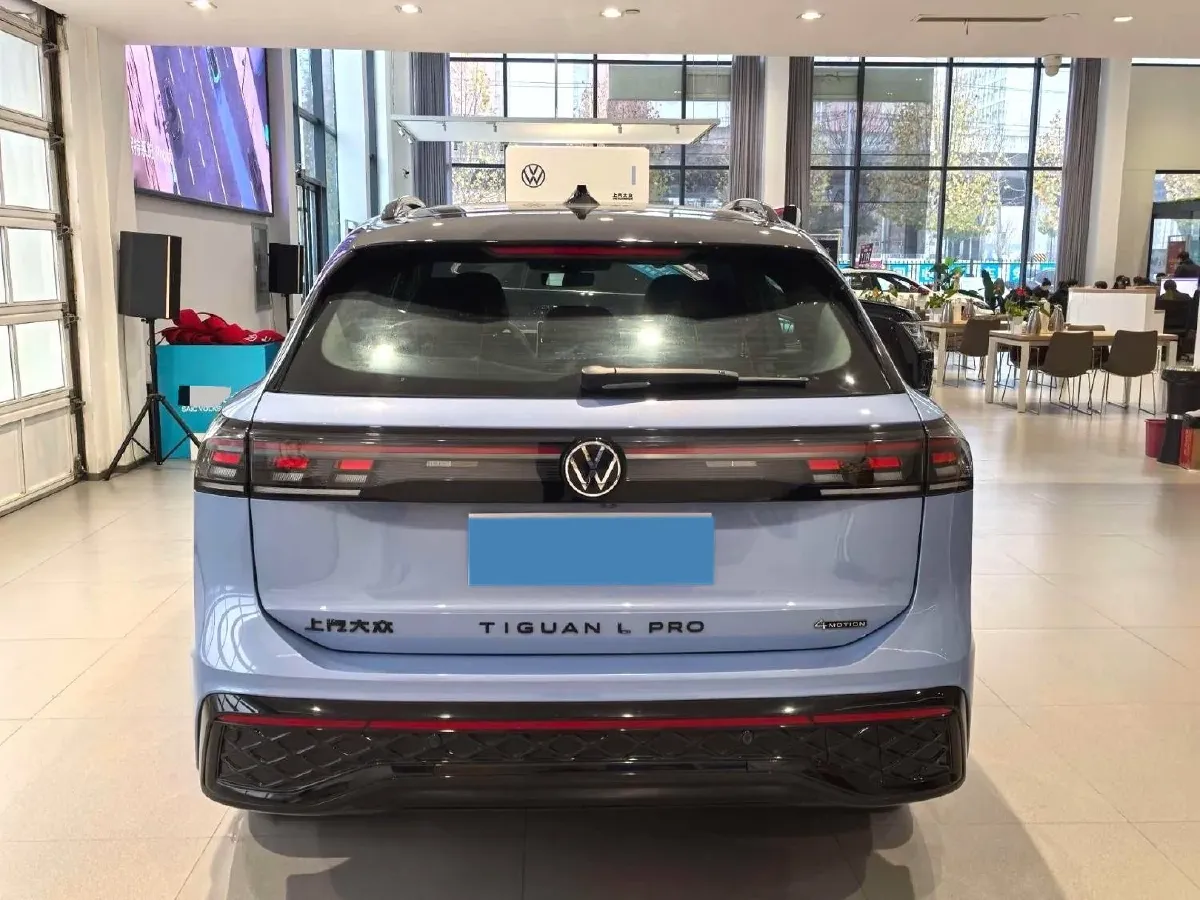 2024 Volkswagen Tiguan L 2.0T 220HP L4 7DCT,autocango,china used car exporter,china ev exporter,chinese used car exporter,chinese used ev exporter