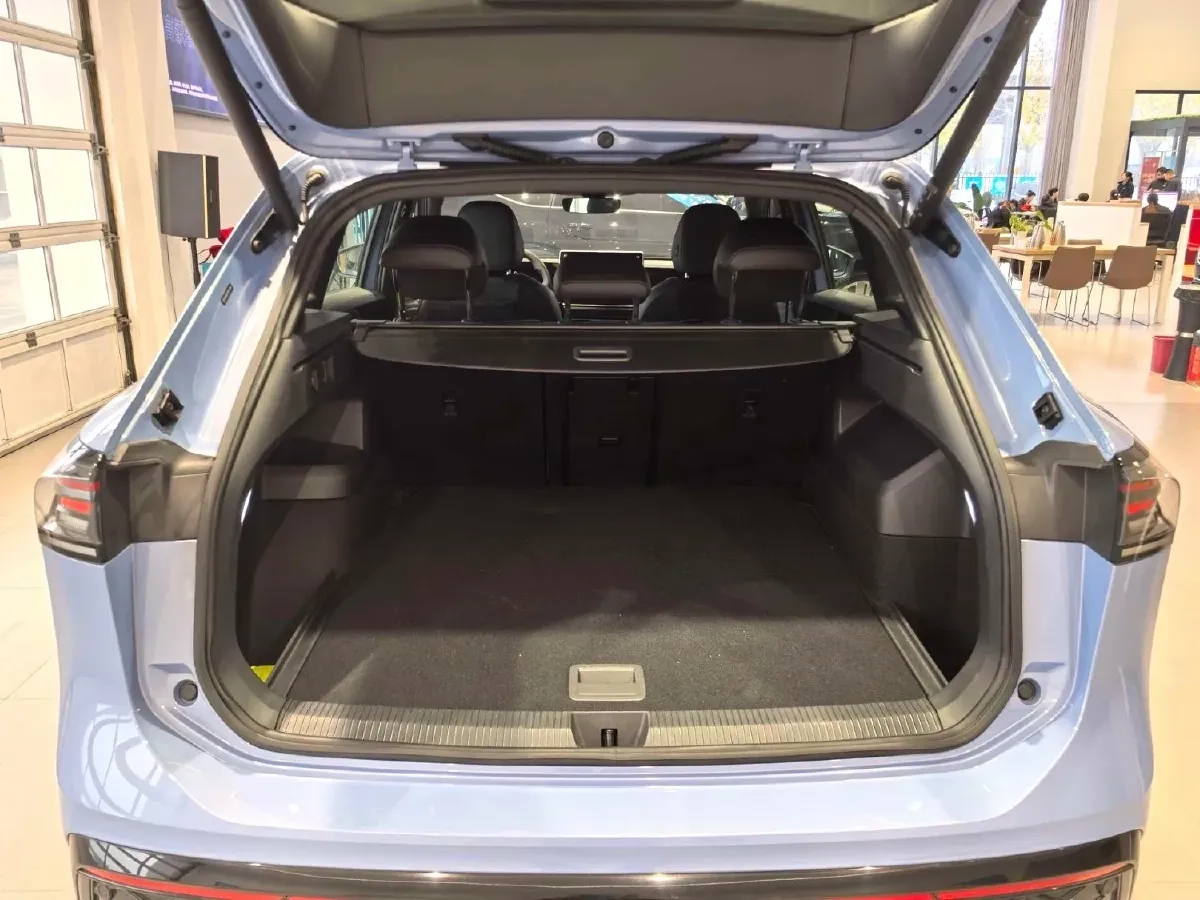 2024 Volkswagen Tiguan L 2.0T 220HP L4 7DCT,autocango,china used car exporter,china ev exporter,chinese used car exporter,chinese used ev exporter