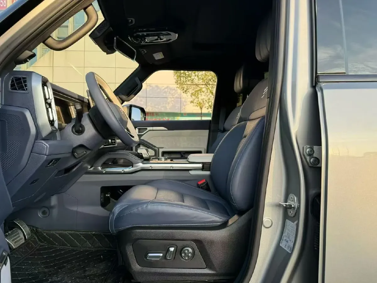 2024 Jetour ShanHai TravellerC-DM 1.5T 156HP L4 3DHT PHEV 43.24KWH,autocango,china used car exporter,china ev exporter,chinese used car exporter,chinese used ev exporter