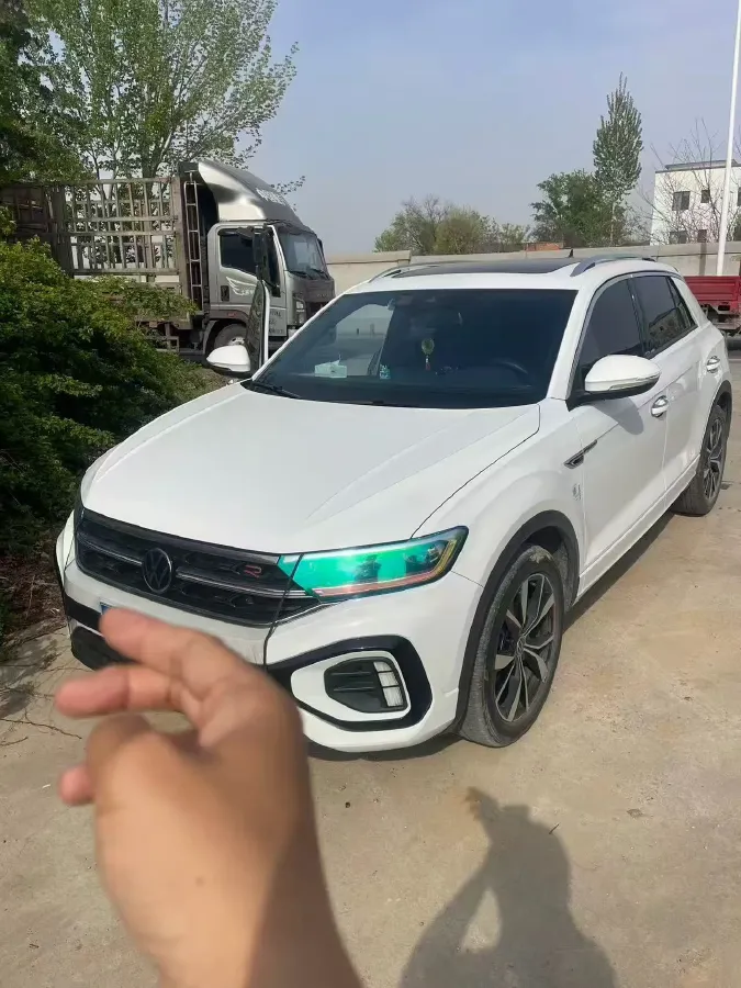 2024 Volkswagen T-Roc 1.5T 160HP L4 7DCT,autocango,china used car exporter,china ev exporter,chinese used car exporter,chinese used ev exporter