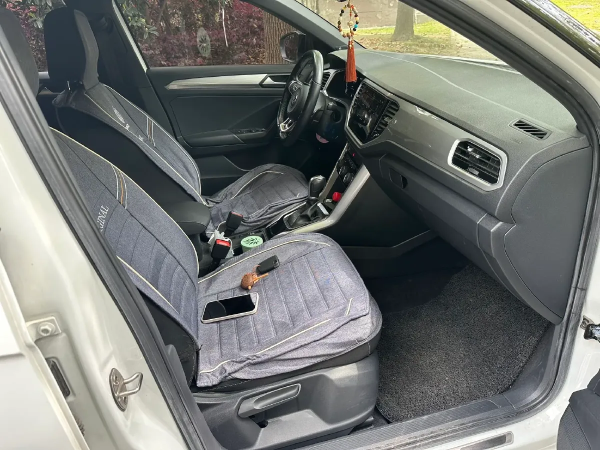 2021 Volkswagen T-Roc 1.4T 150HP L4 7DCT,autocango,china used car exporter,china ev exporter,chinese used car exporter,chinese used ev exporter