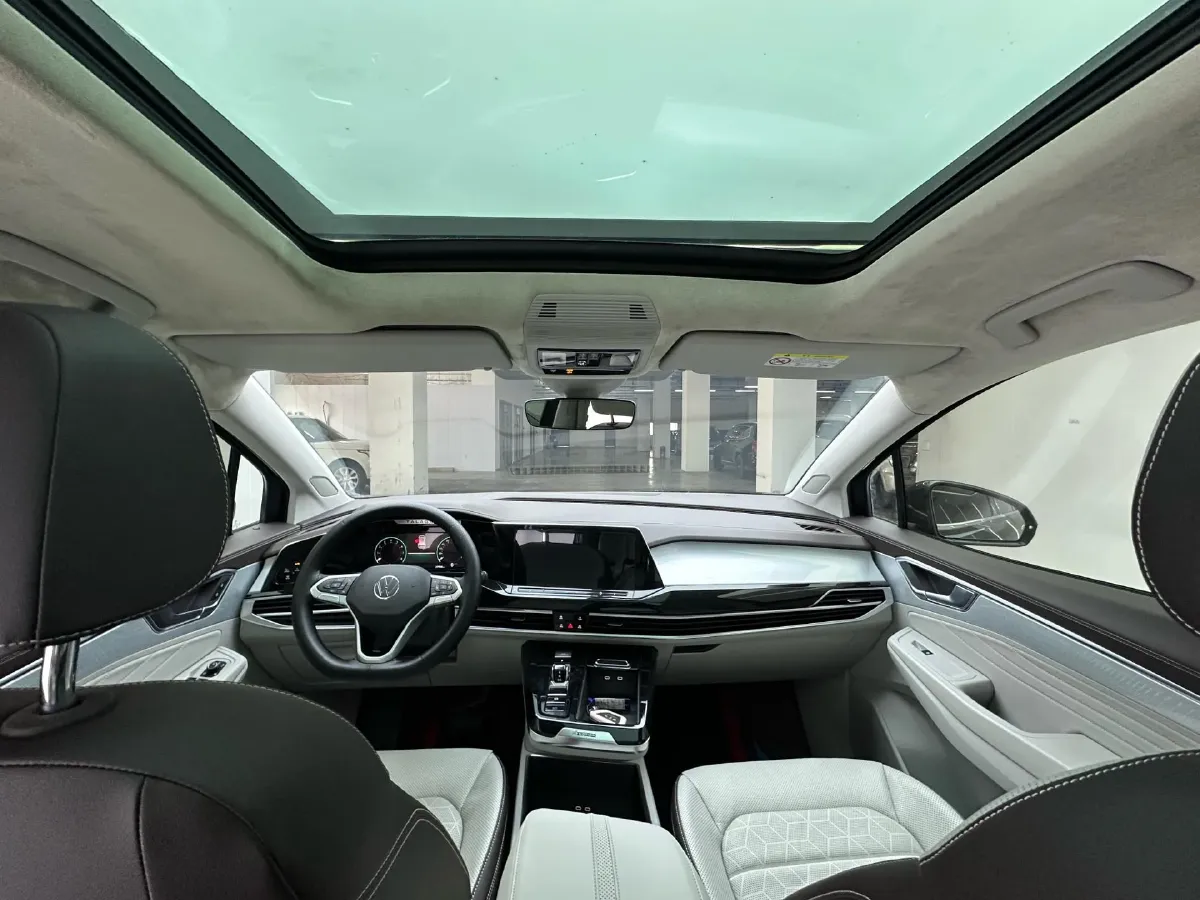 2021 Volkswagen Talagon 2.0T 220HP L4 7DCT,autocango,china used car exporter,china ev exporter,chinese used car exporter,chinese used ev exporter