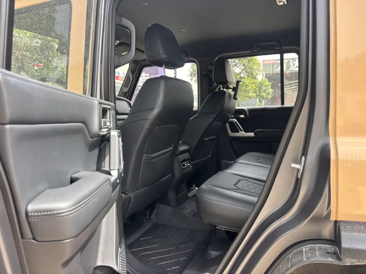 2024 212 212 T01 2.0T 252HP L4 8AT,autocango,china used car exporter,china ev exporter,chinese used car exporter,chinese used ev exporter