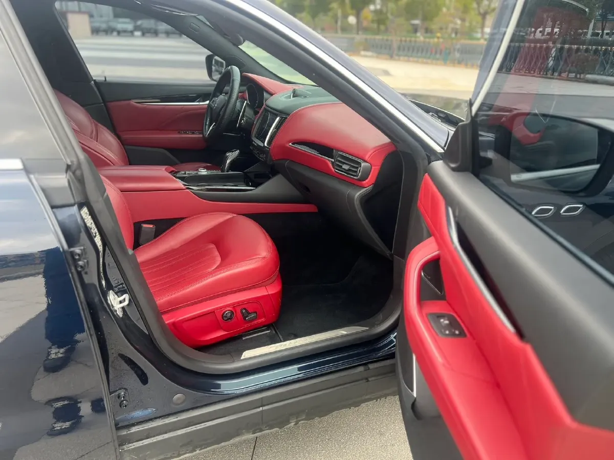 2019 Maserati Levante 3.0T 350HP V6 8AT,autocango,china used car exporter,china ev exporter,chinese used car exporter,chinese used ev exporter