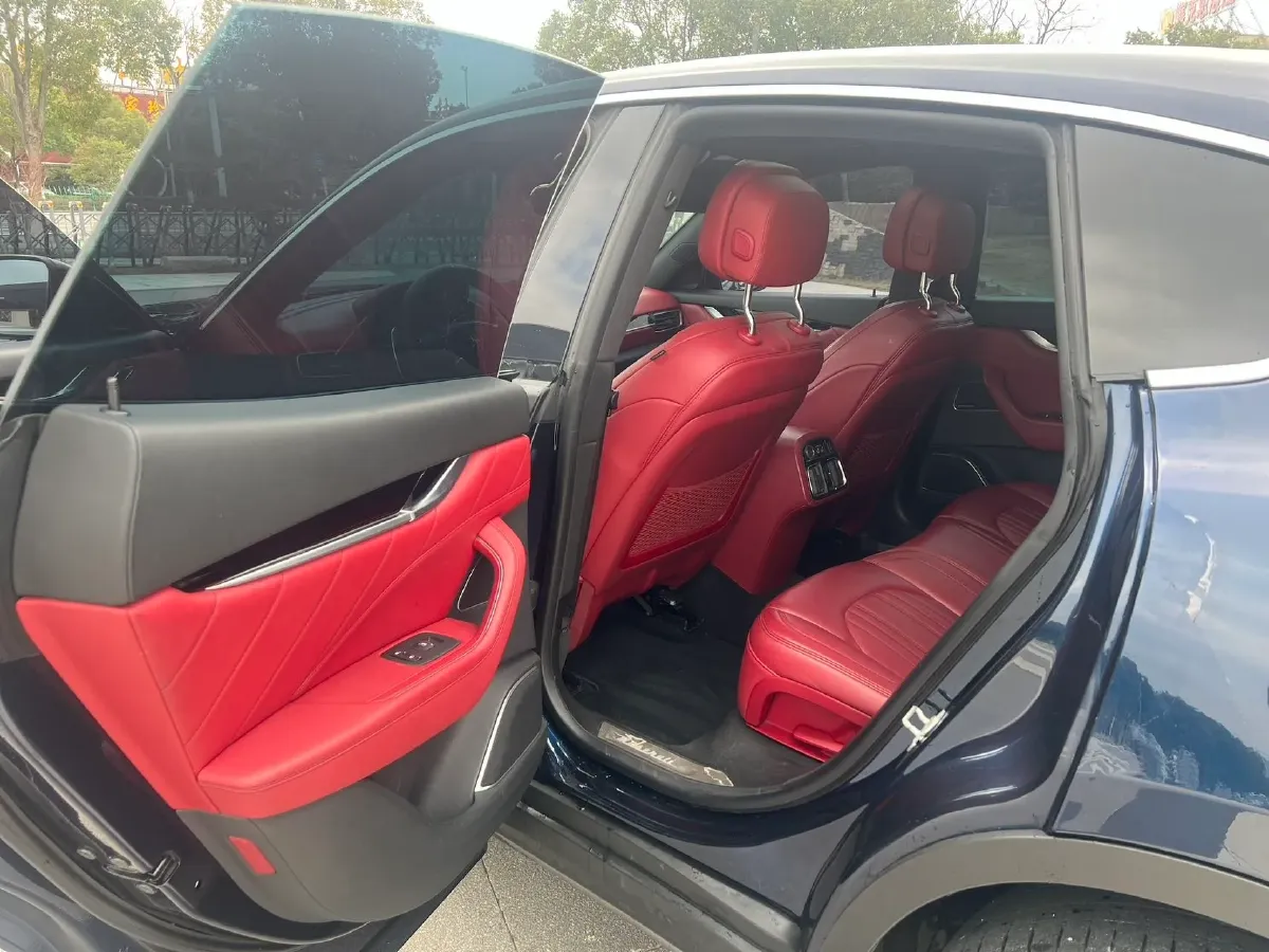 2019 Maserati Levante 3.0T 350HP V6 8AT,autocango,china used car exporter,china ev exporter,chinese used car exporter,chinese used ev exporter