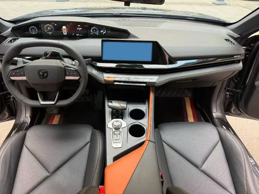 2022 ChangAn UNI-V 1.5T 188HP L4 7DCT,autocango,china used car exporter,china ev exporter,chinese used car exporter,chinese used ev exporter
