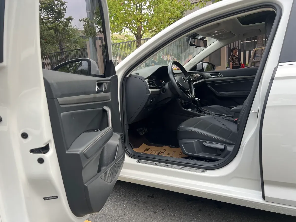 2021 Volkswagen Lavida 1.5L 113HP L4 6AT,autocango,china used car exporter,china ev exporter,chinese used car exporter,chinese used ev exporter