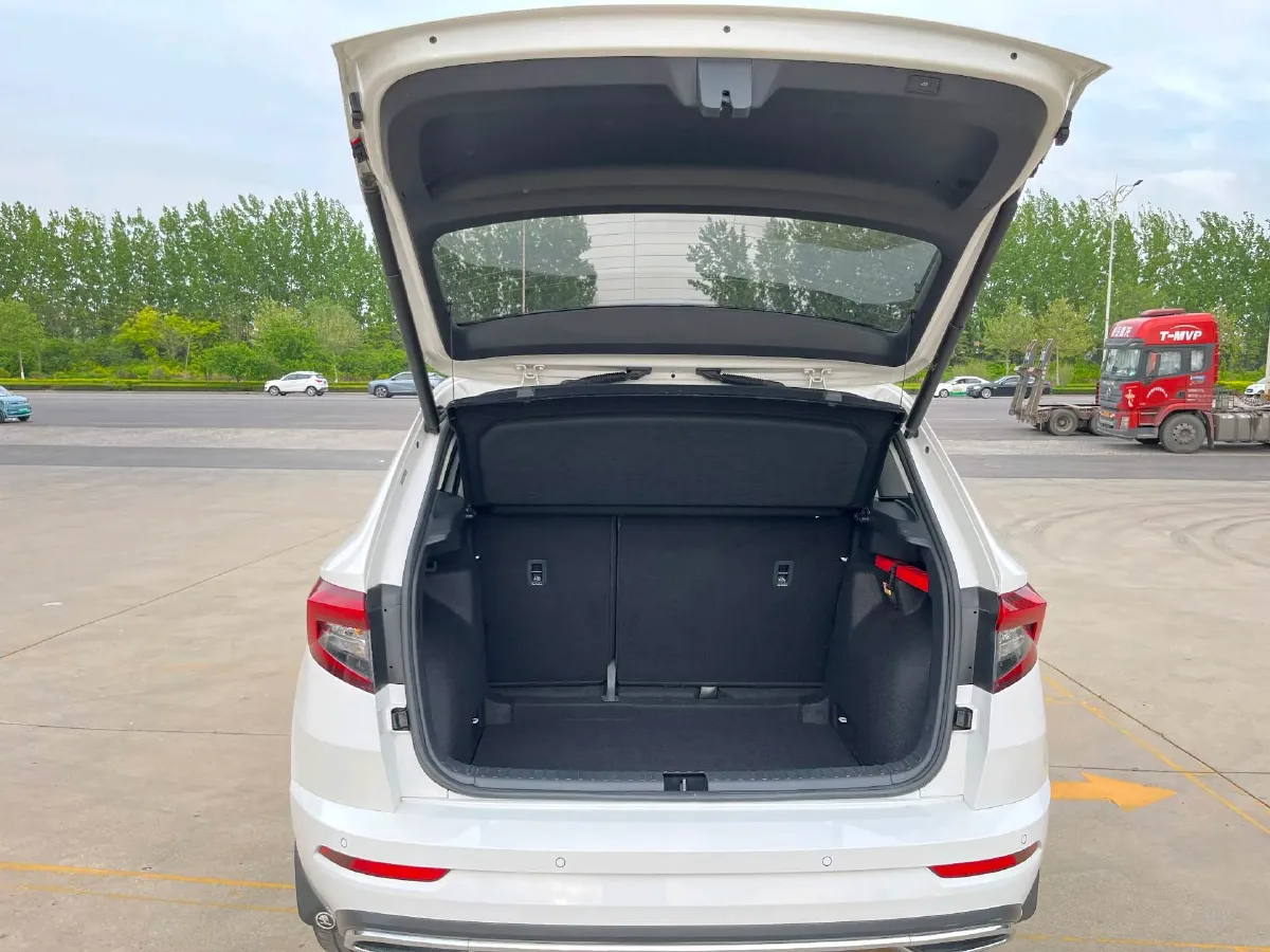 2022 Skoda Karoq 1.4T 150HP L4 7DCT,autocango,china used car exporter,china ev exporter,chinese used car exporter,chinese used ev exporter