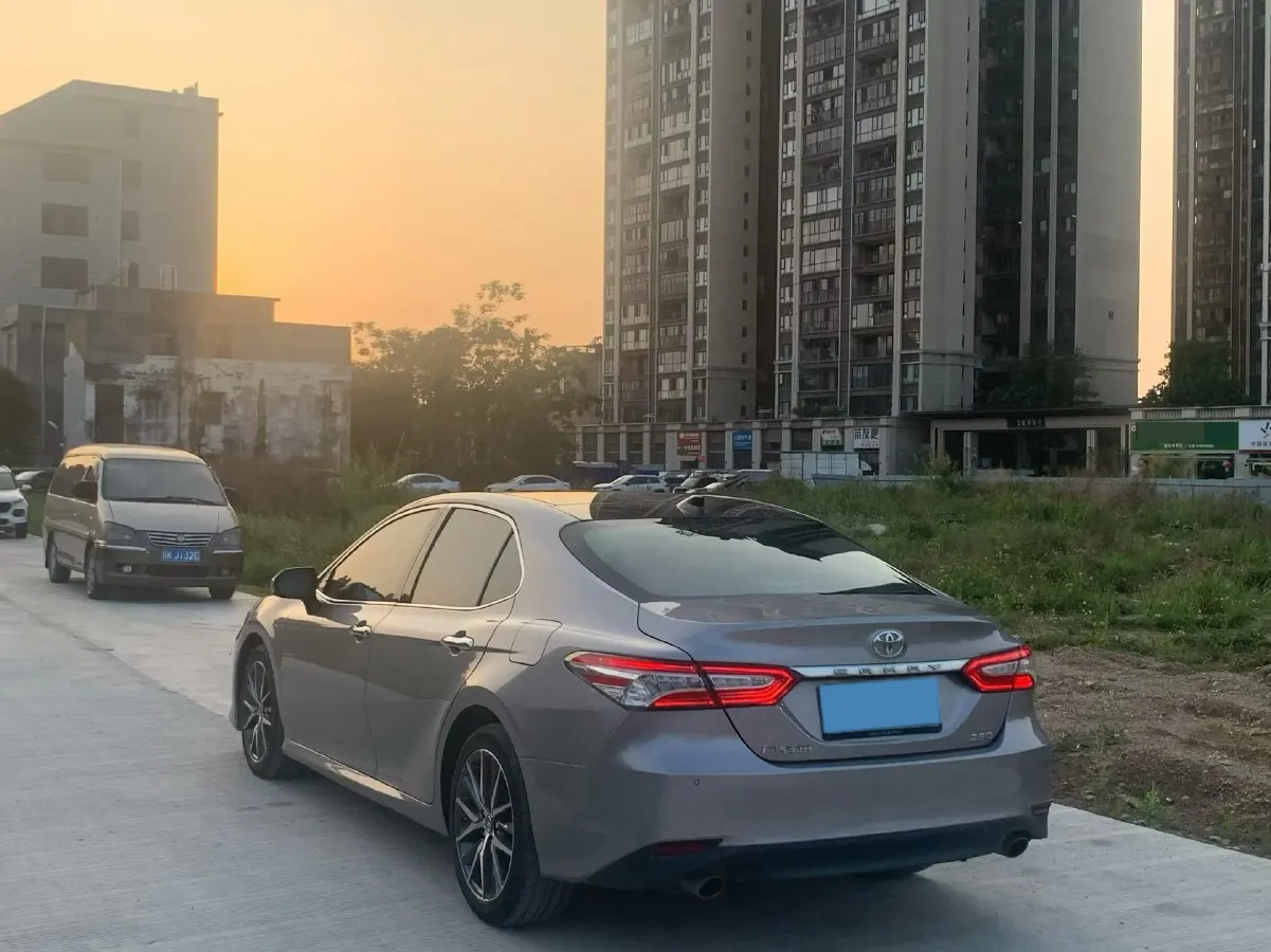 2021 Toyota Camry 2.5L 209HP L4 8AT,autocango,china used car exporter,china ev exporter,chinese used car exporter,chinese used ev exporter