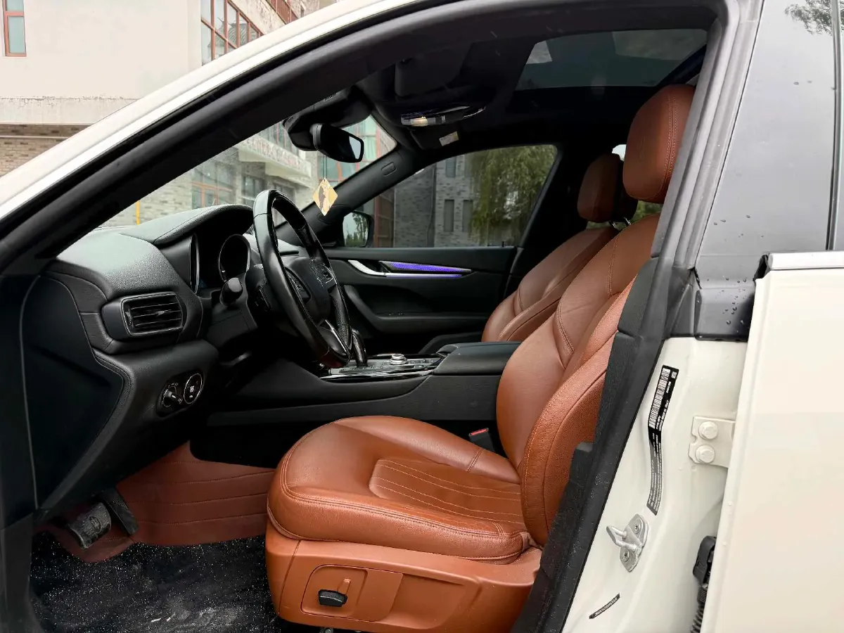 2019 Maserati Levante 3.0T 350HP V6 8AT,autocango,china used car exporter,china ev exporter,chinese used car exporter,chinese used ev exporter