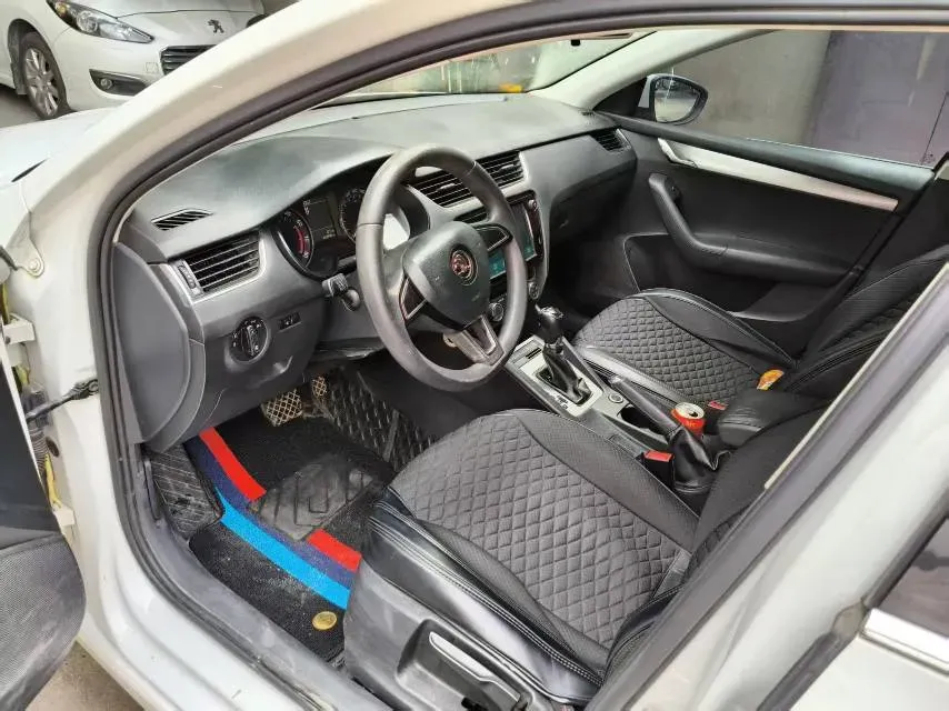 2018 Skoda Octavia 1.6L 110HP L4 6AT,autocango,china used car exporter,china ev exporter,chinese used car exporter,chinese used ev exporter