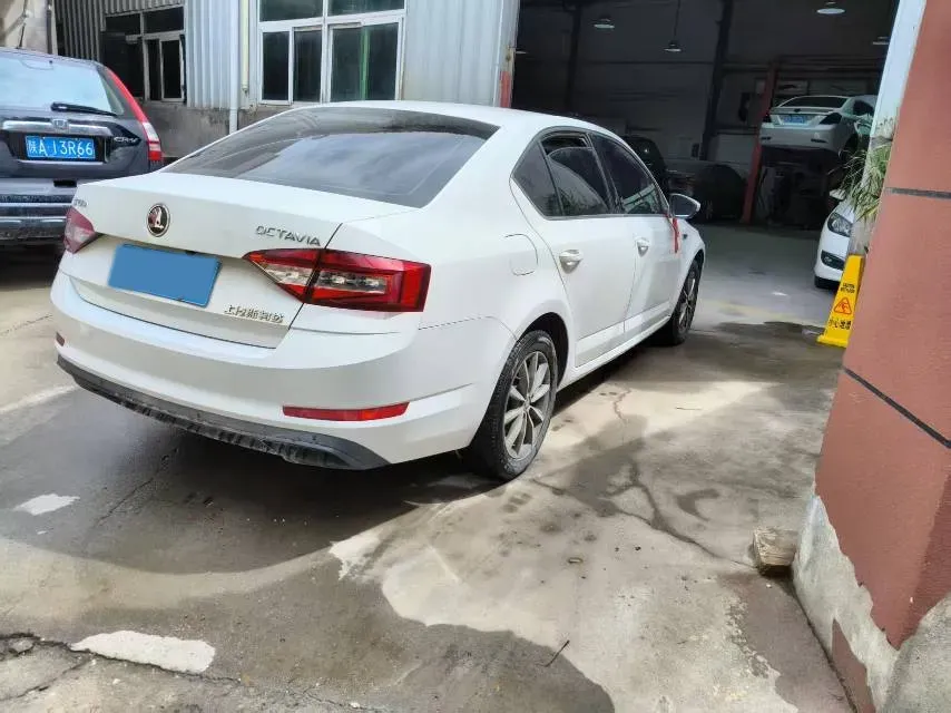 2018 Skoda Octavia 1.6L 110HP L4 6AT,autocango,china used car exporter,china ev exporter,chinese used car exporter,chinese used ev exporter