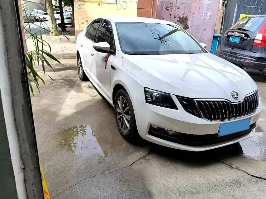 2018 Skoda Octavia 1.6L 110HP L4 6AT,autocango,china used car exporter,china ev exporter,chinese used car exporter,chinese used ev exporter
