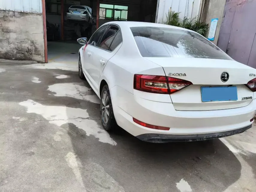 2018 Skoda Octavia 1.6L 110HP L4 6AT,autocango,china used car exporter,china ev exporter,chinese used car exporter,chinese used ev exporter