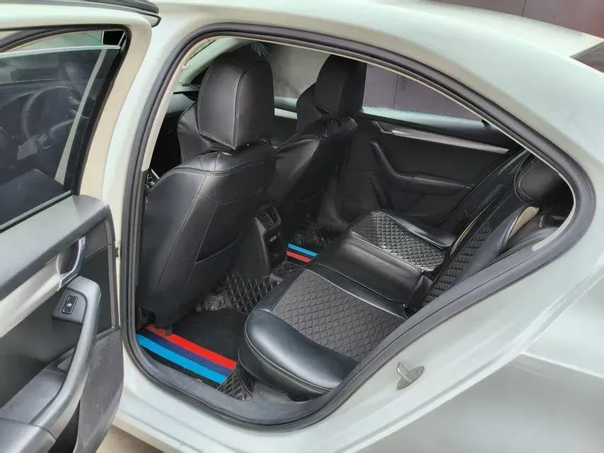 2018 Skoda Octavia 1.6L 110HP L4 6AT,autocango,china used car exporter,china ev exporter,chinese used car exporter,chinese used ev exporter