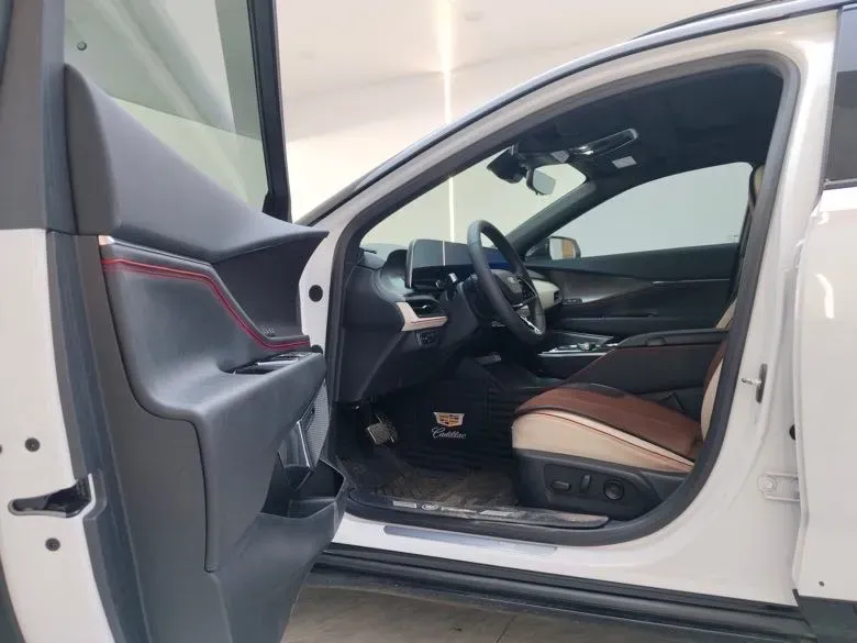 2023 Cadillac GT4 1.5T 211HP L4 9AT,autocango,china used car exporter,china ev exporter,chinese used car exporter,chinese used ev exporter