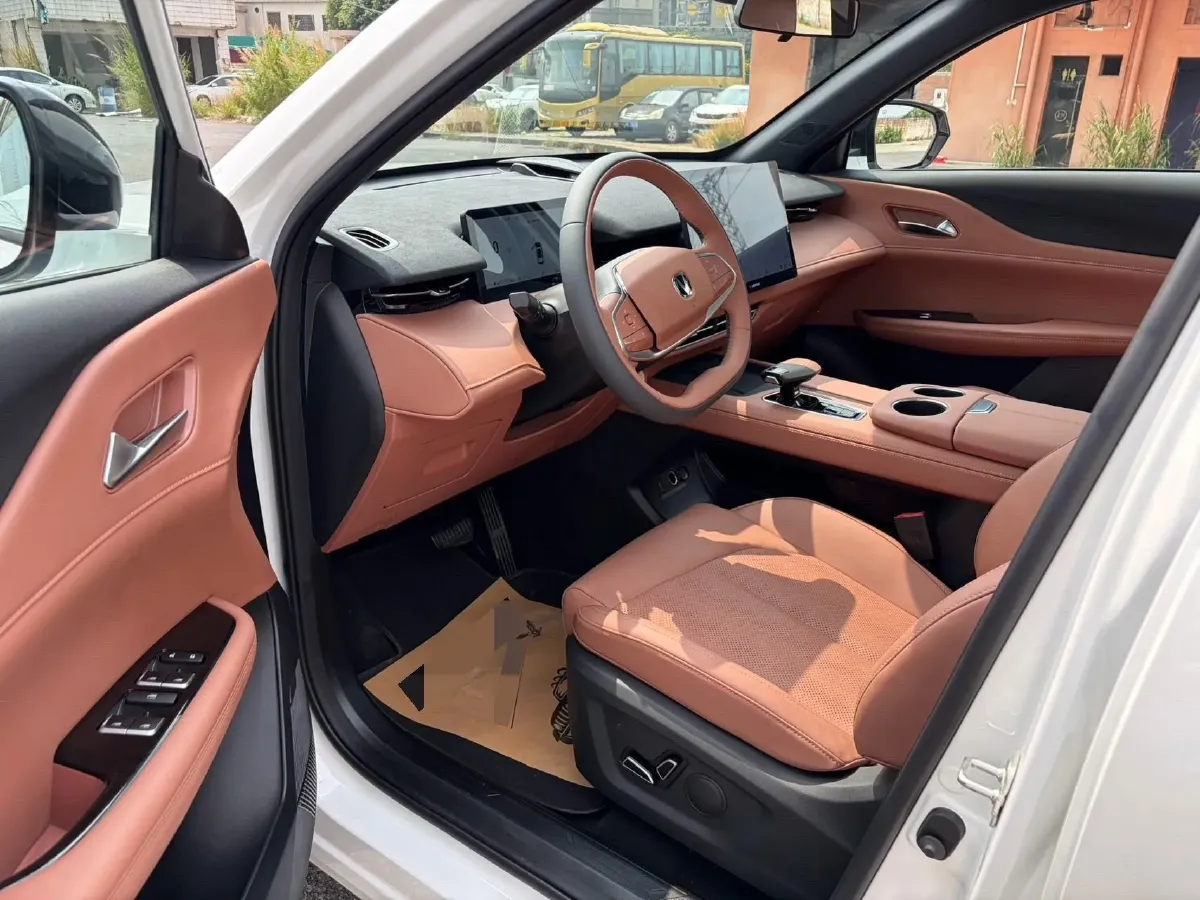 2025 ChangAn UNI-Z 1.5T 192HP L4 7DCT,autocango,china used car exporter,china ev exporter,chinese used car exporter,chinese used ev exporter