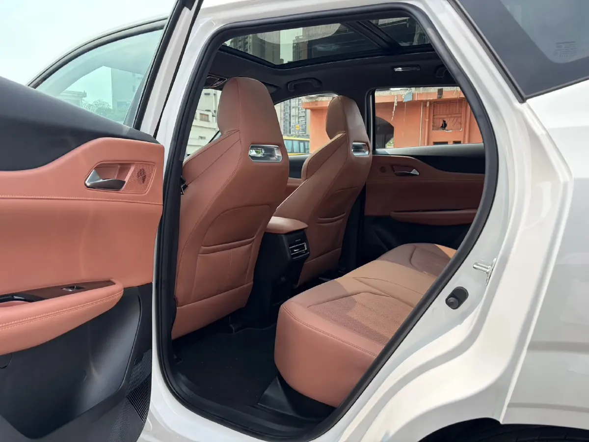 2025 ChangAn UNI-Z 1.5T 192HP L4 7DCT,autocango,china used car exporter,china ev exporter,chinese used car exporter,chinese used ev exporter