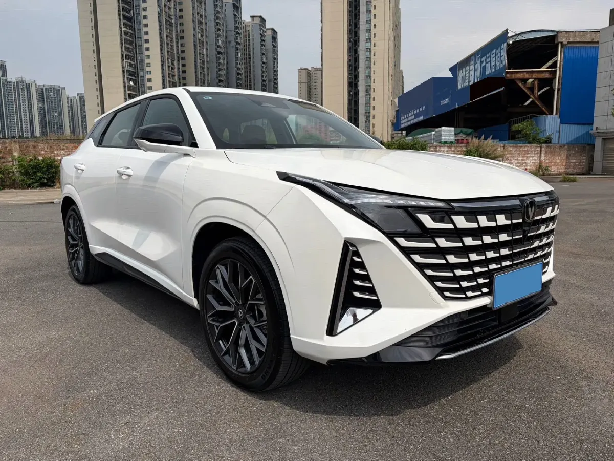 2025 ChangAn UNI-Z 1.5T 192HP L4 7DCT,autocango,china used car exporter,china ev exporter,chinese used car exporter,chinese used ev exporter