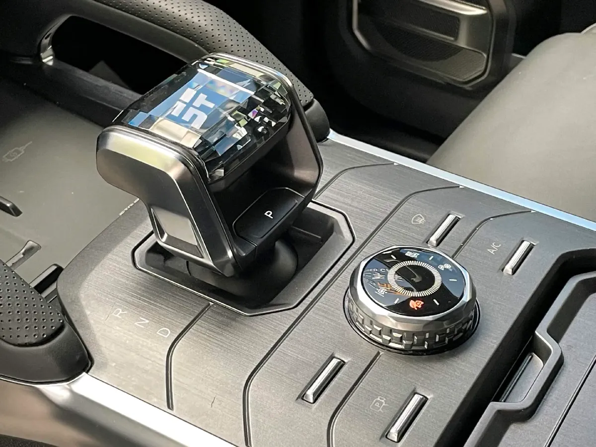 2024 Jetour ShanHai TravellerC-DM 1.5T 156HP L4 3DHT PHEV 43.24KWH,autocango,china used car exporter,china ev exporter,chinese used car exporter,chinese used ev exporter