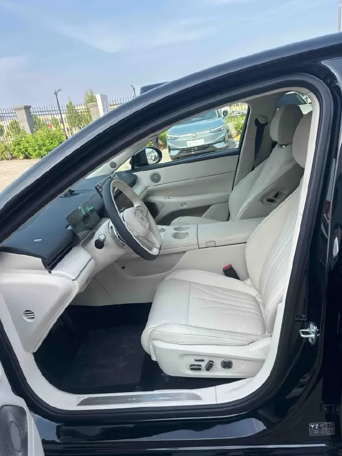 2026 Voyah ZhuiGuang L 1.5T 150HP L4 PHEV,autocango,china used car exporter,china ev exporter,chinese used car exporter,chinese used ev exporter