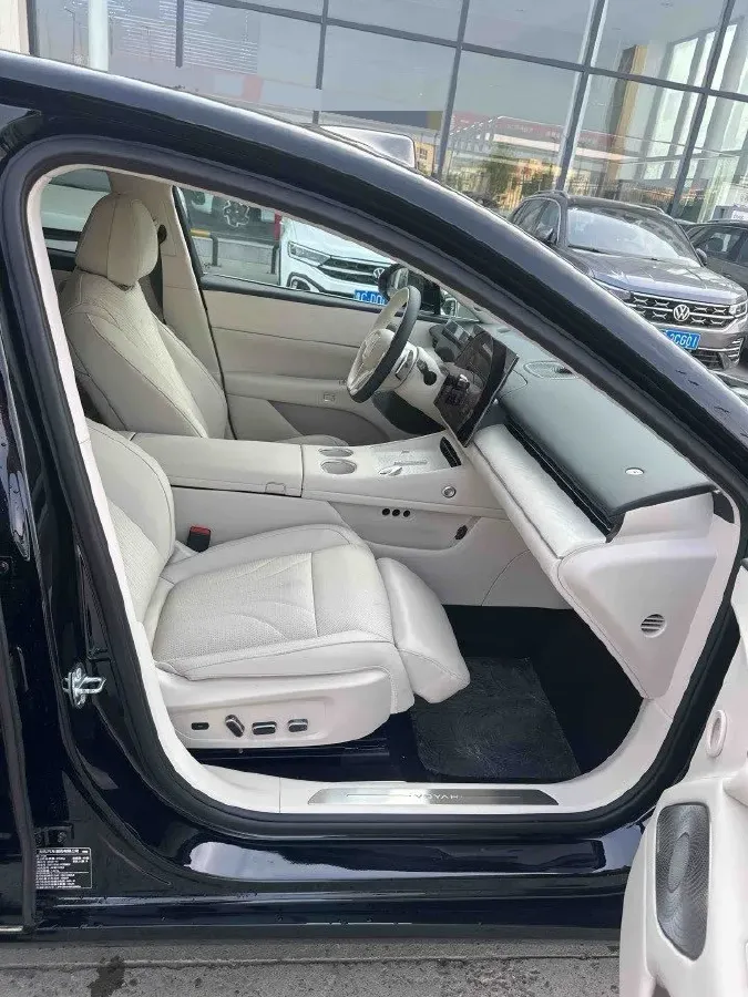 2026 Voyah ZhuiGuang L 1.5T 150HP L4 PHEV,autocango,china used car exporter,china ev exporter,chinese used car exporter,chinese used ev exporter