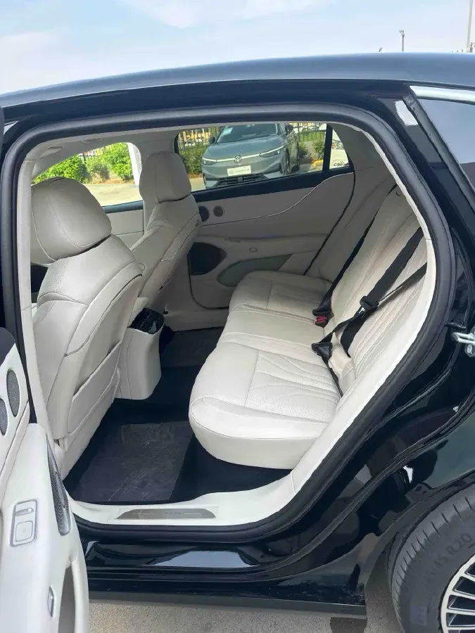 2026 Voyah ZhuiGuang L 1.5T 150HP L4 PHEV,autocango,china used car exporter,china ev exporter,chinese used car exporter,chinese used ev exporter