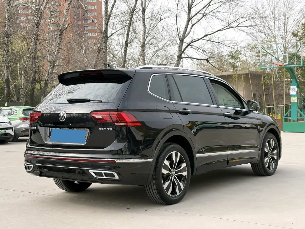 2024 Volkswagen Tiguan L 2.0T 186HP L4 7DCT,autocango,china used car exporter,china ev exporter,chinese used car exporter,chinese used ev exporter