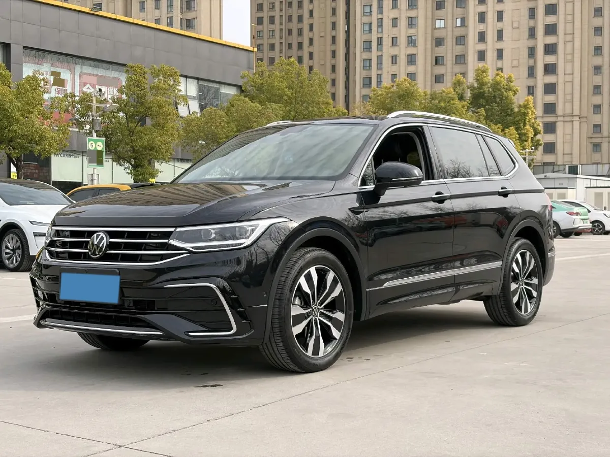 2024 Volkswagen Tiguan L 2.0T 186HP L4 7DCT,autocango,china used car exporter,china ev exporter,chinese used car exporter,chinese used ev exporter