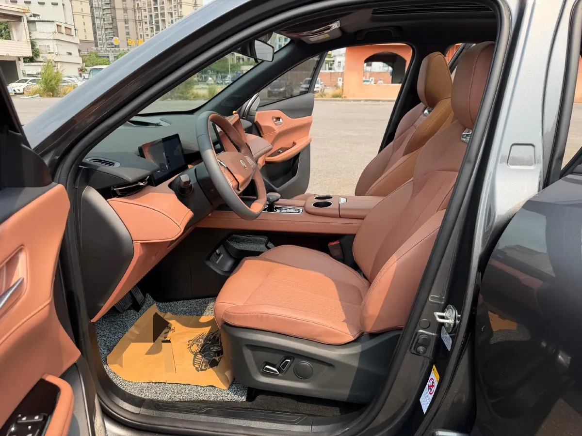 2025 ChangAn UNI-Z 1.5T 188HP L4 7DCT,autocango,china used car exporter,china ev exporter,chinese used car exporter,chinese used ev exporter