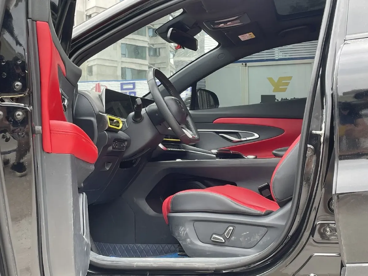 2020 ChangAn UNI-T 1.5T 180HP L4 7DCT,autocango,china used car exporter,china ev exporter,chinese used car exporter,chinese used ev exporter