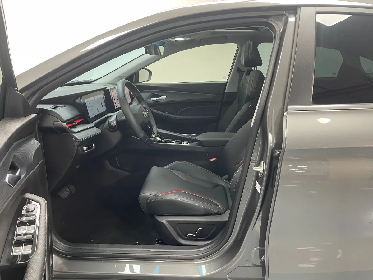 2022 Geely Binray 1.5T 181HP L4 7DCT,autocango,china used car exporter,china ev exporter,chinese used car exporter,chinese used ev exporter