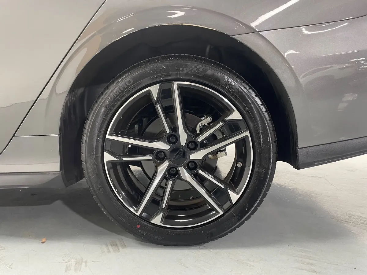 2022 Geely Binray 1.5T 181HP L4 7DCT,autocango,china used car exporter,china ev exporter,chinese used car exporter,chinese used ev exporter