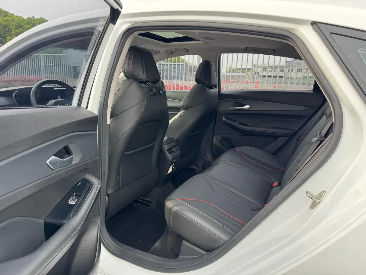 2022 Geely Binray 1.5T 181HP L4 7DCT,autocango,china used car exporter,china ev exporter,chinese used car exporter,chinese used ev exporter